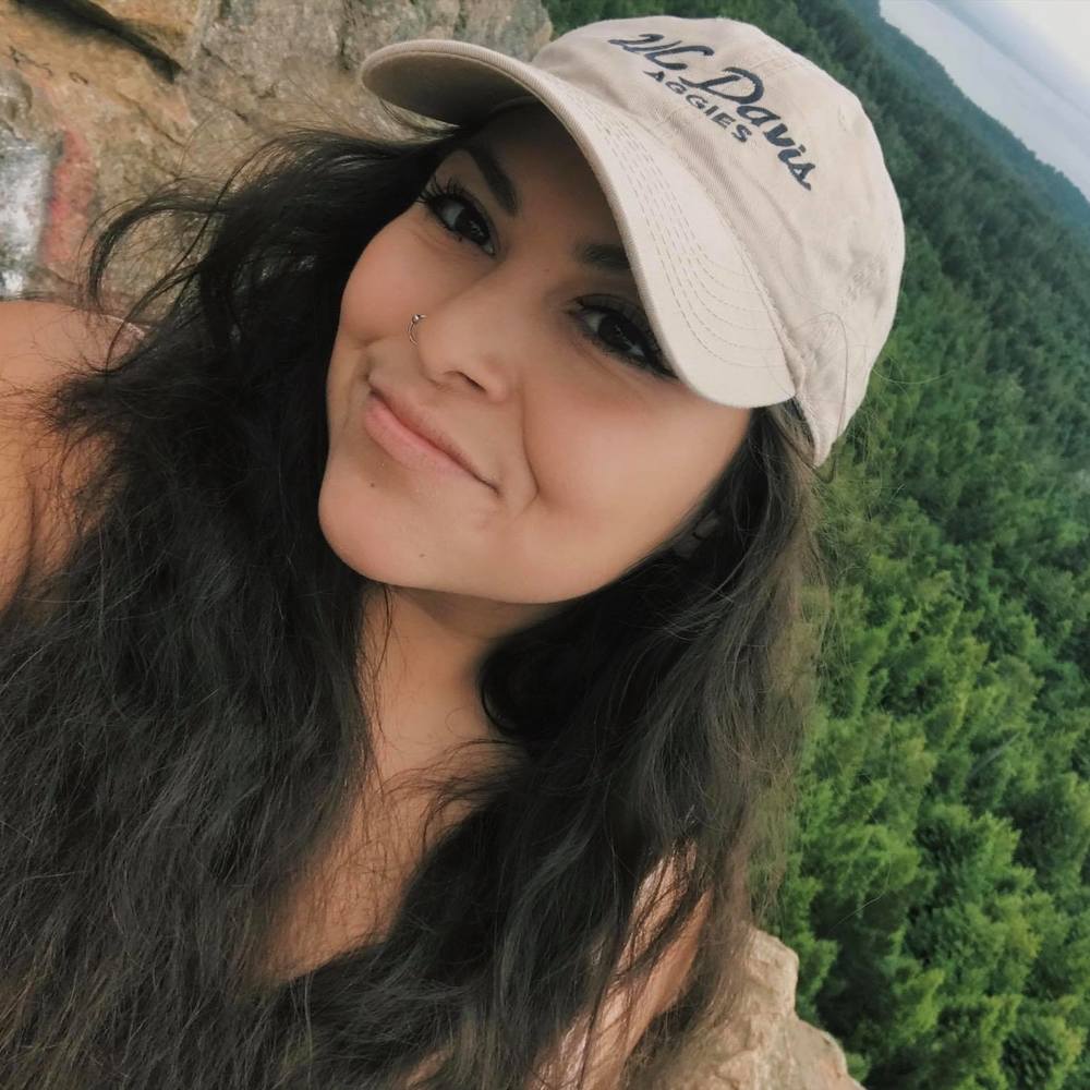 Meet your Posher, Dalya